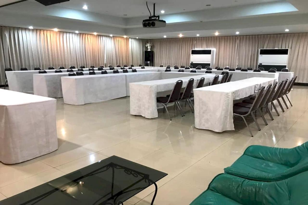 Oyo 903 Madame Kim Hostel Lampang Buitenkant foto
