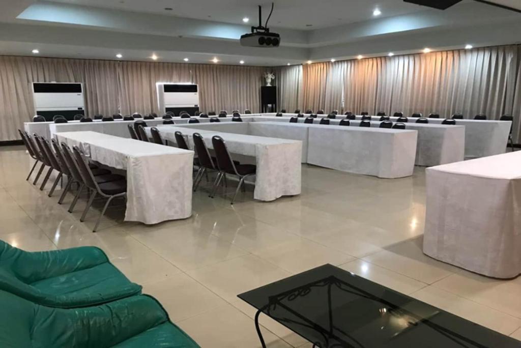 Oyo 903 Madame Kim Hostel Lampang Buitenkant foto
