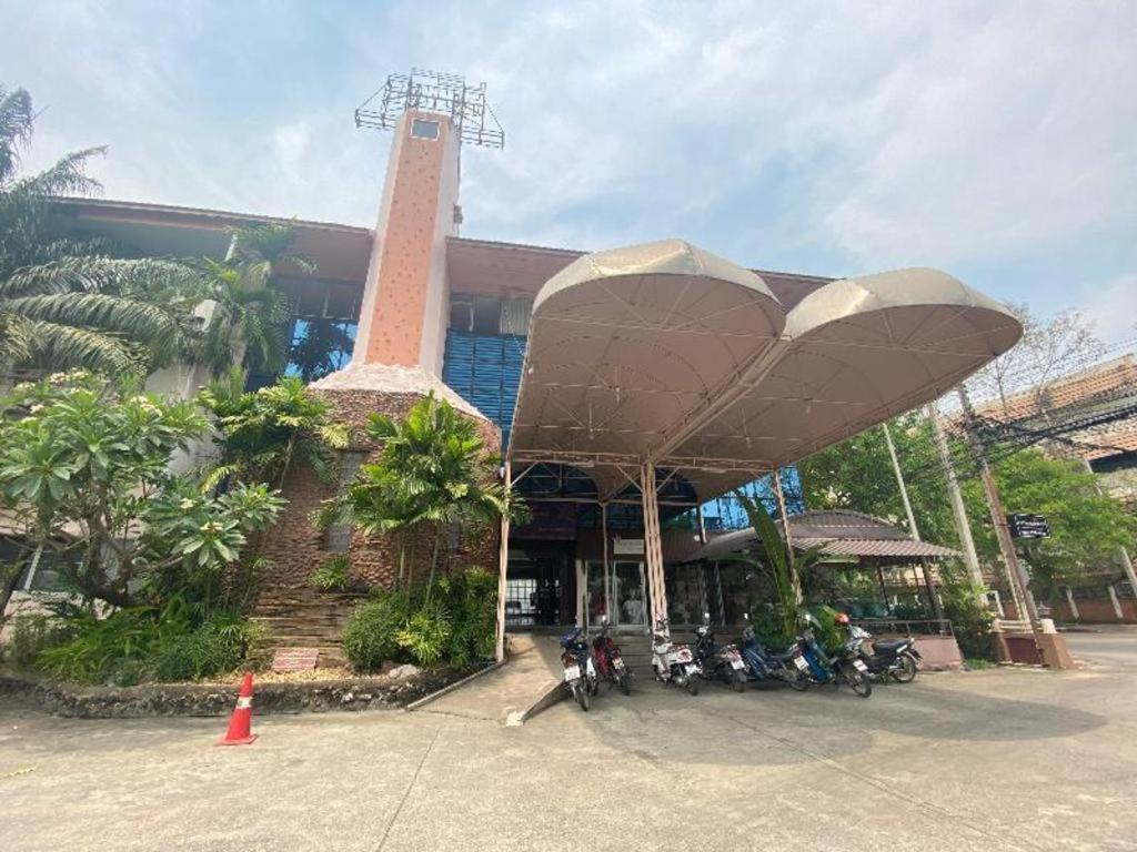 Oyo 903 Madame Kim Hostel Lampang Buitenkant foto